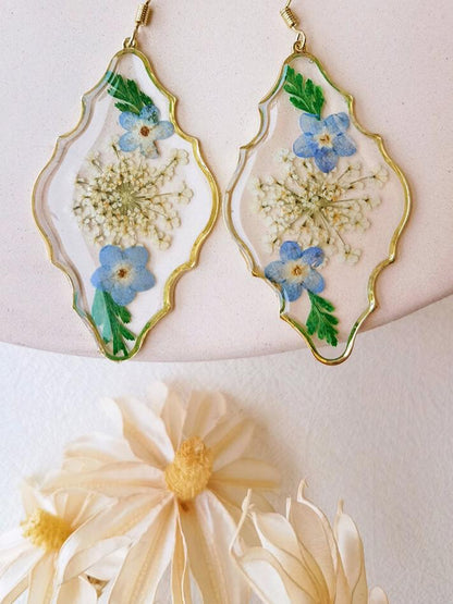 Daisy Dried Flower Earrings - Fresh and Handmade