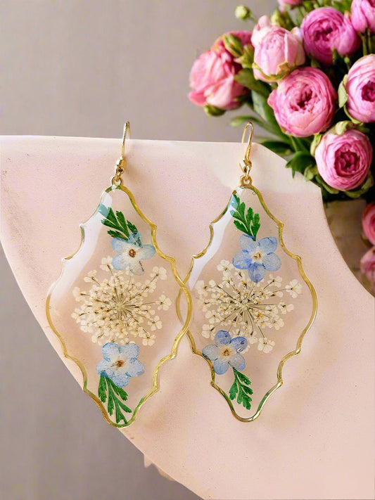 Daisy Dried Flower Earrings - Fresh and Handmade