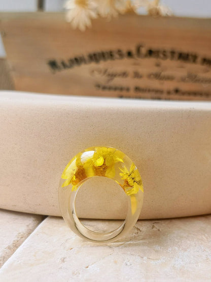 Daisy Oval Resin Ring