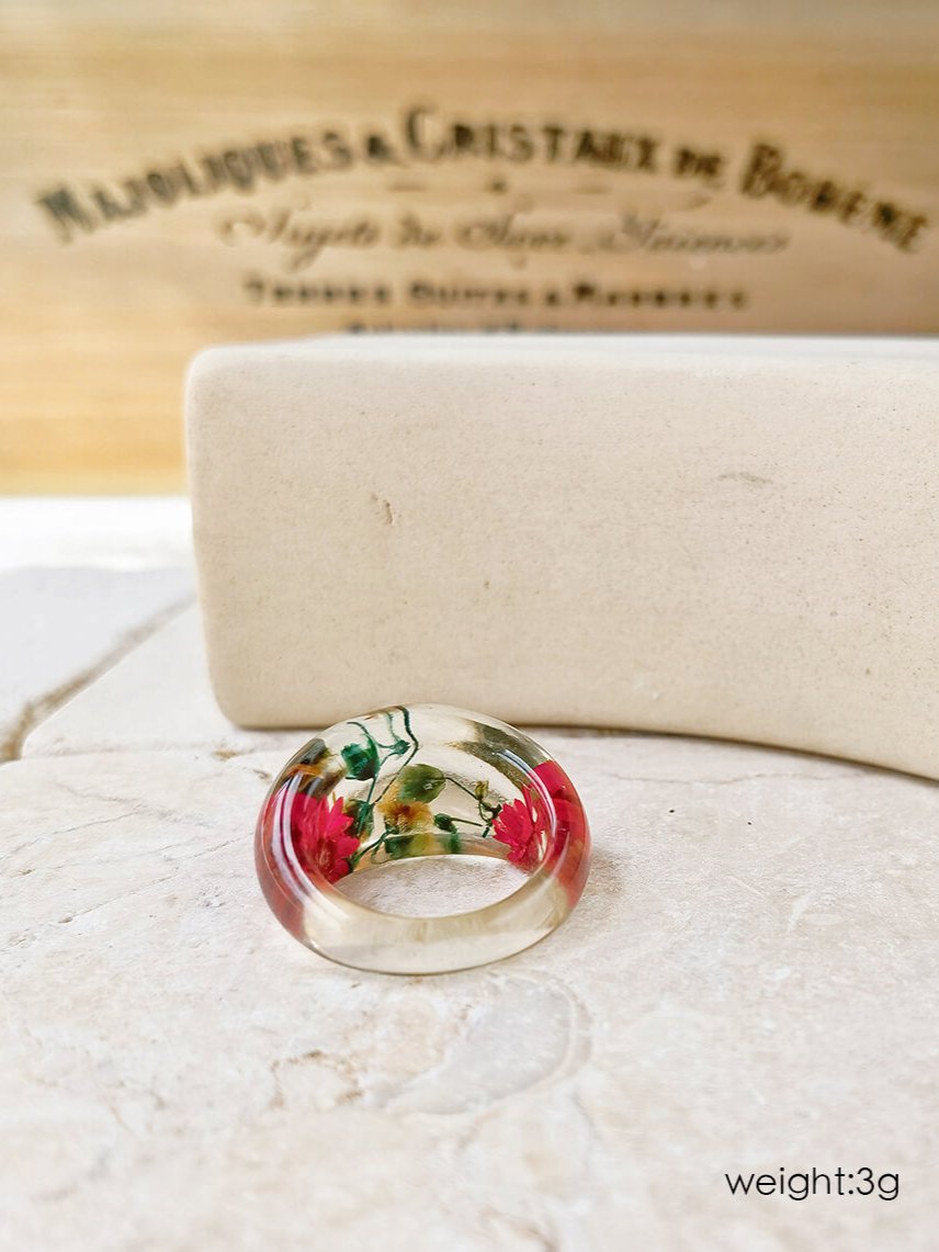 Red Daisy Oval Resin Ring