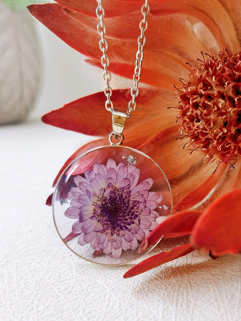 Resin Dried Flower Necklace for Nature Lovers