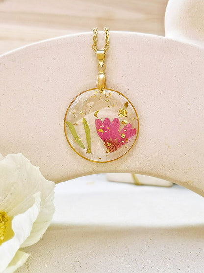 Handmade Birth Flower Bouquet Pressed Resin Pendant Necklaces-February flower