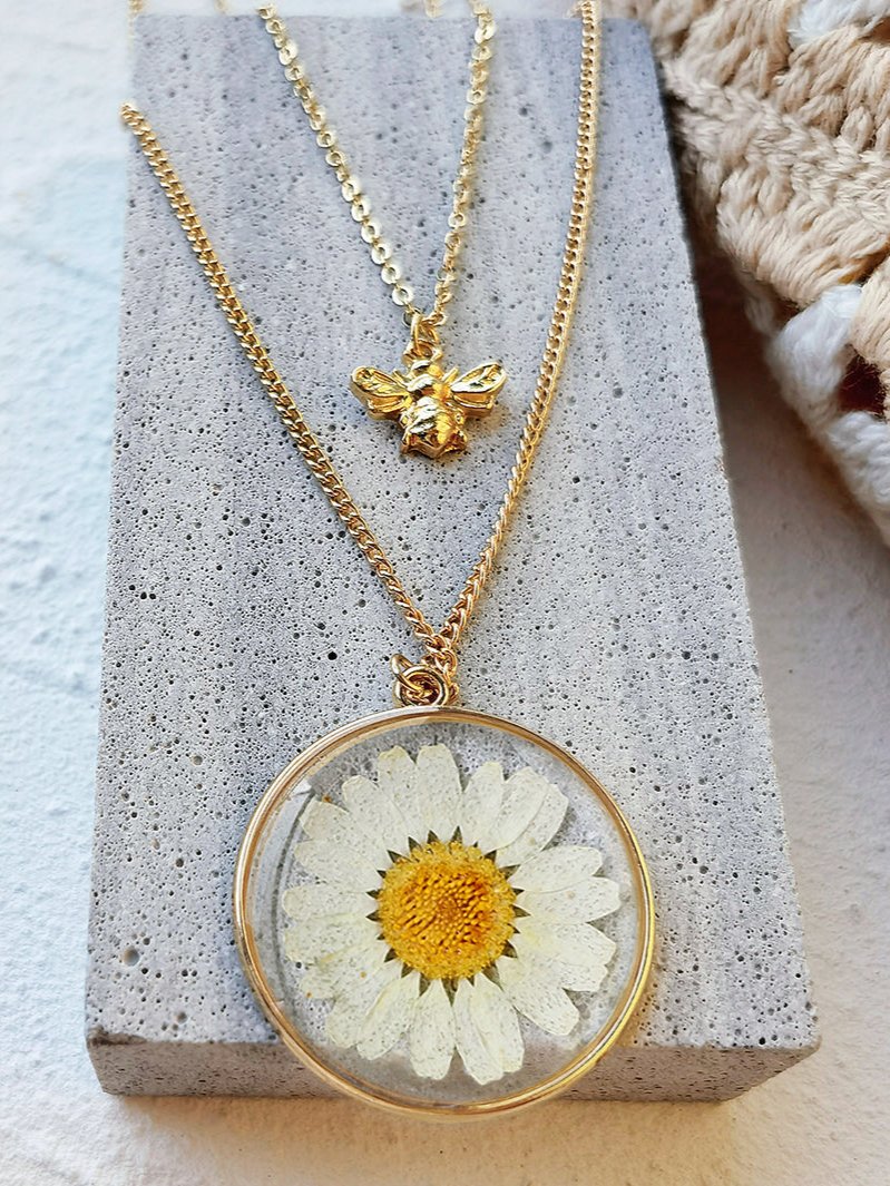 Pressed Flower Necklace - Natural Daisy&Bee