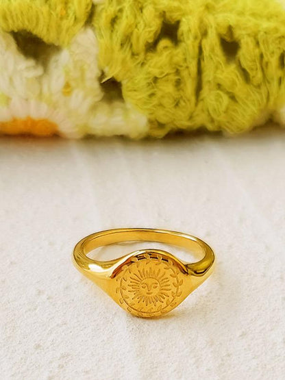 Love By The Moon Signet Boho Ring