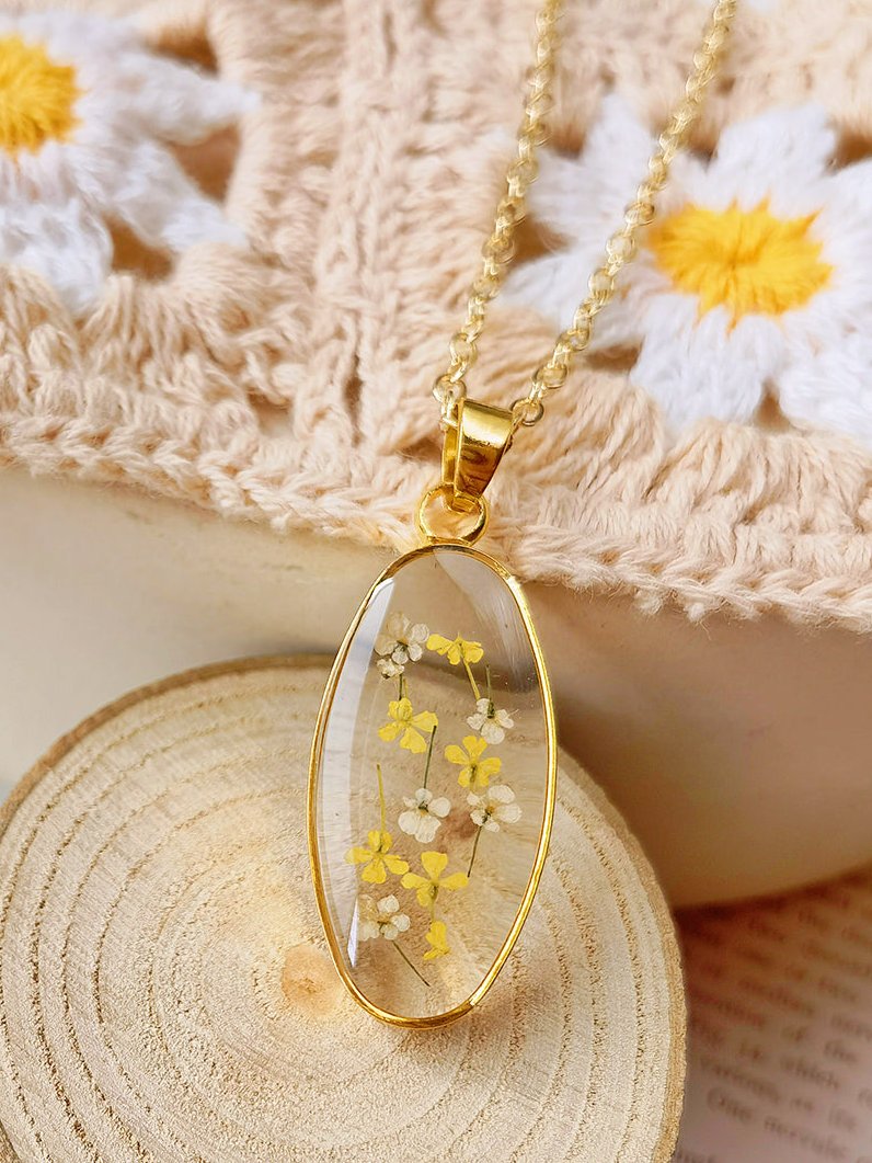 Mini Tulip Golden Oval Pendant  Natural Resin Necklace