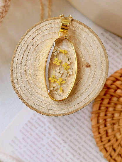 Mini Tulip Golden Oval Pendant  Natural Resin Necklace