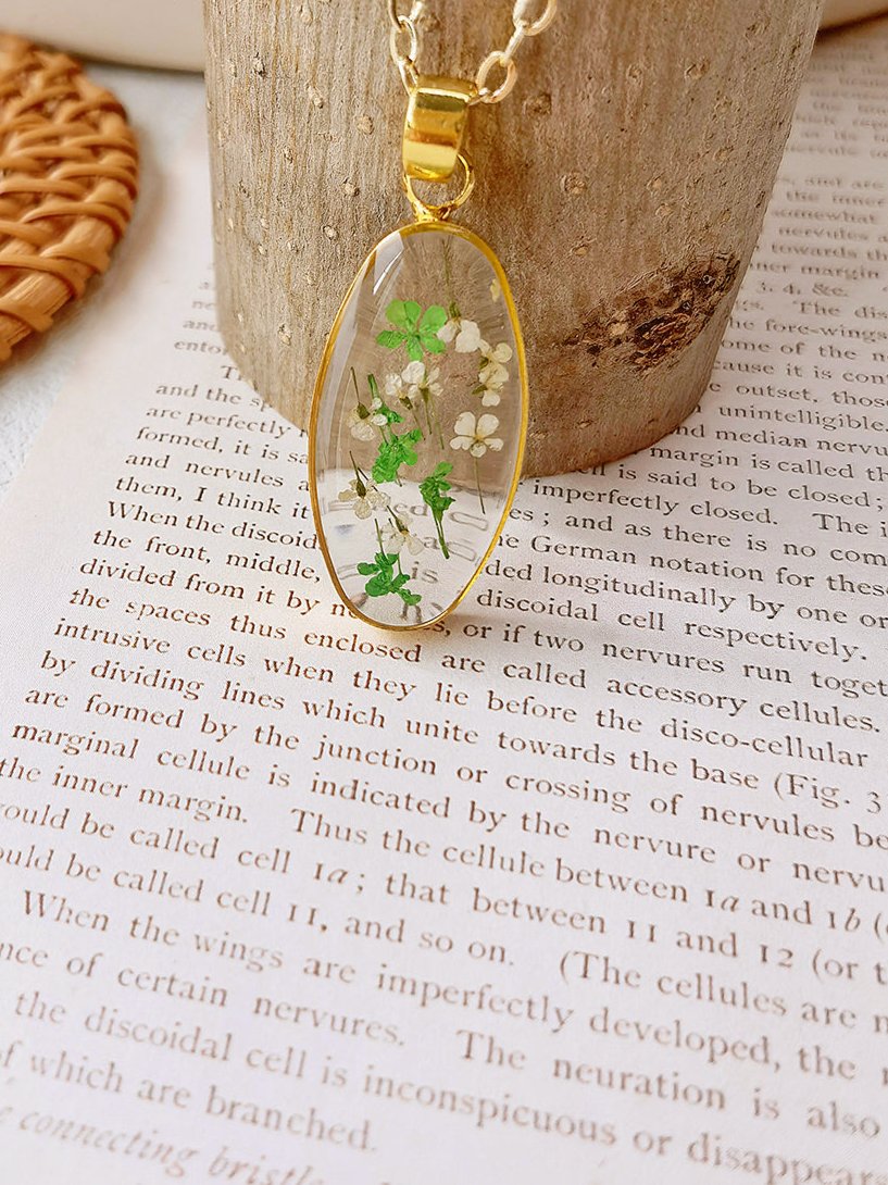 Mini Tulip Golden Oval Pendant  Natural Resin Necklace