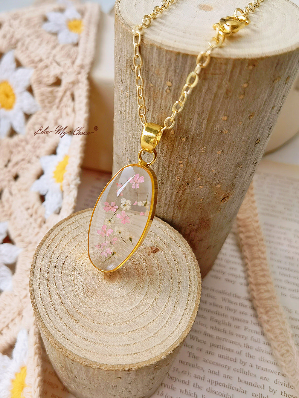 Mini Tulip Golden Oval Pendant  Natural Resin Necklace