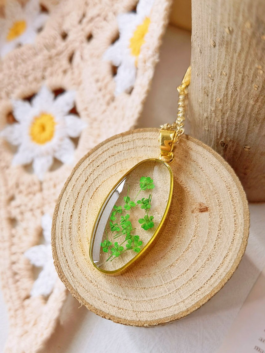 Mini Tulip Golden Oval Pendant  Natural Resin Necklace