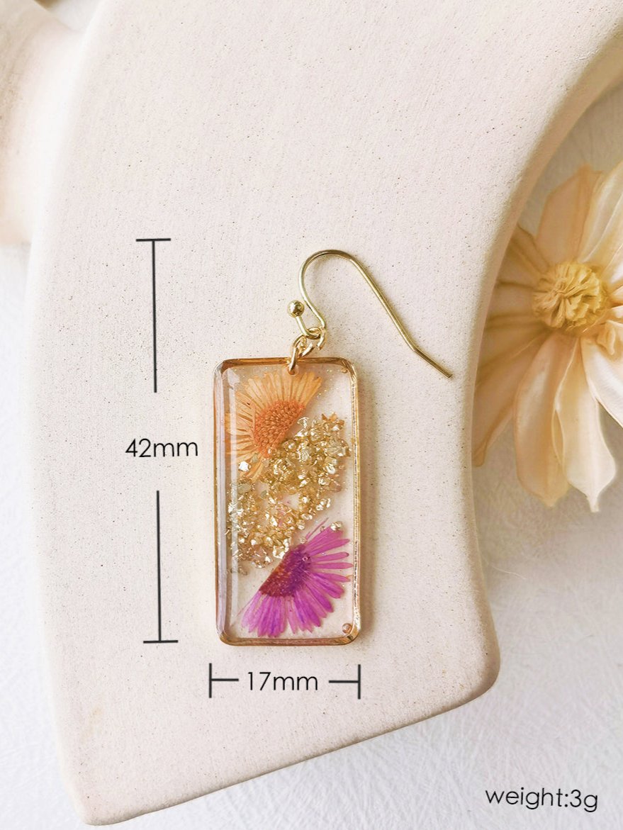 Daisy Gold Leaf Dried Flower Earrings