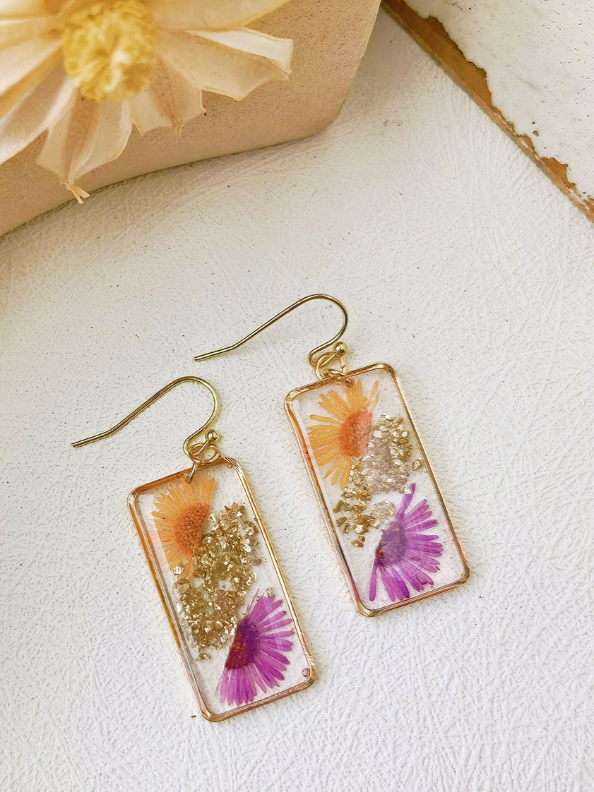 Daisy Gold Leaf Dried Flower Earrings