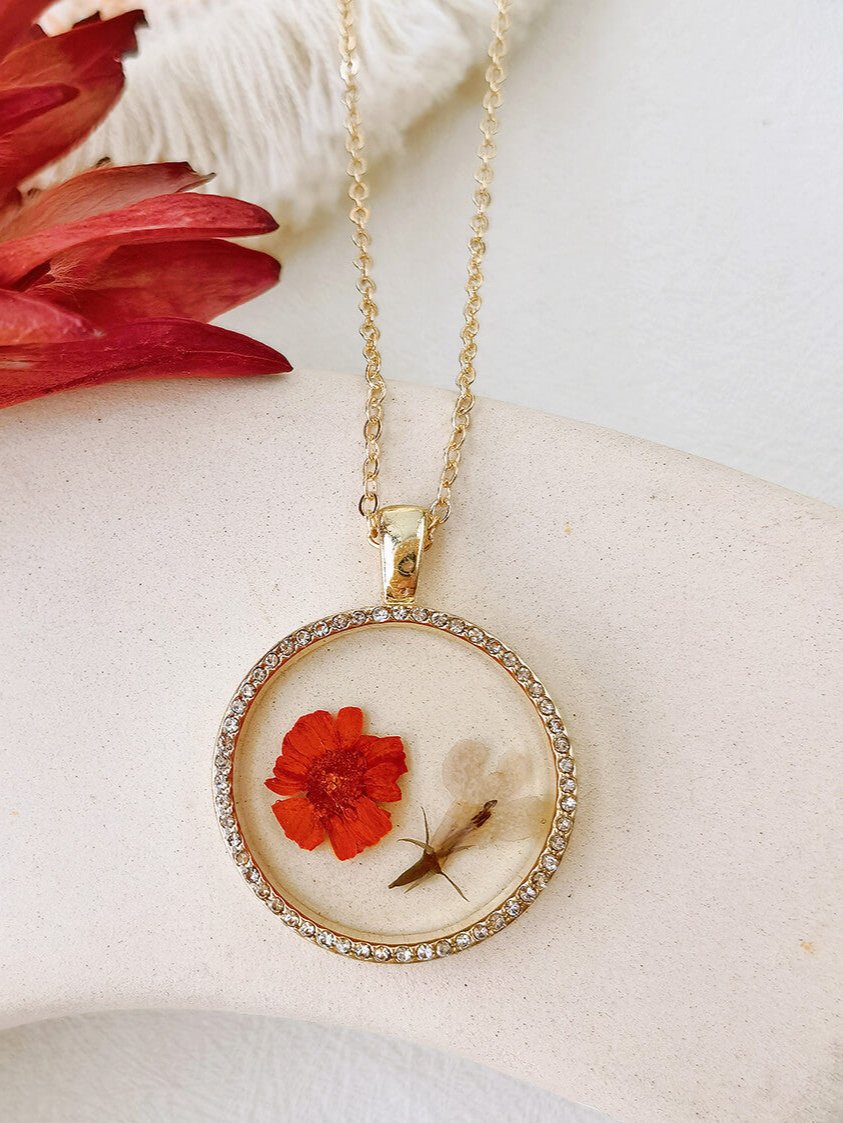 Flower Resin Round Crystal Pendant Necklace